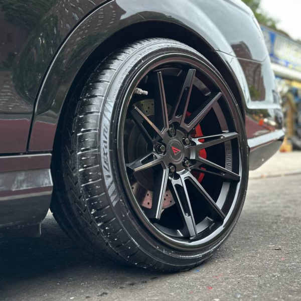 FERRADA CM2 Wheel Size 19 Matte Black with Gloss Black Lip - Image 4